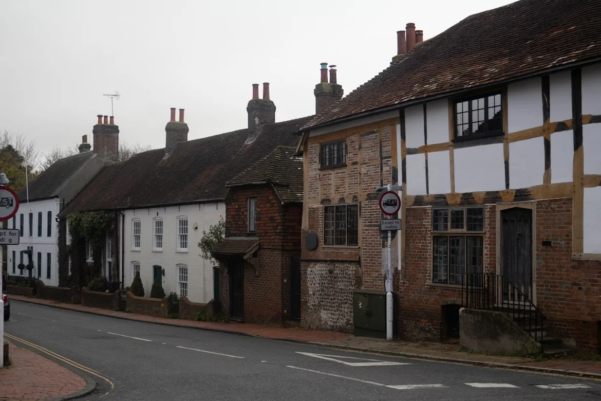 Residential properties in Aveley surveyed by MSR Surveying